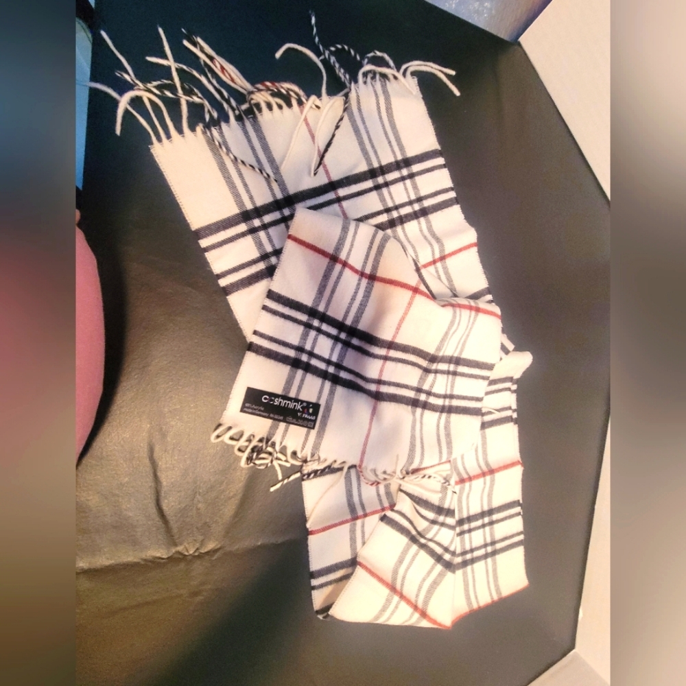 Cashmink scarf without tags